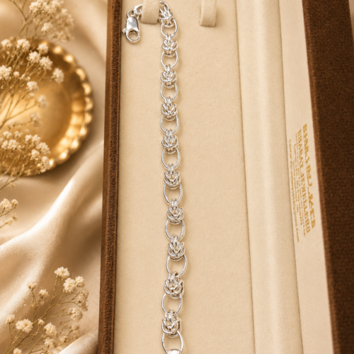 Classic Loop Bracelet